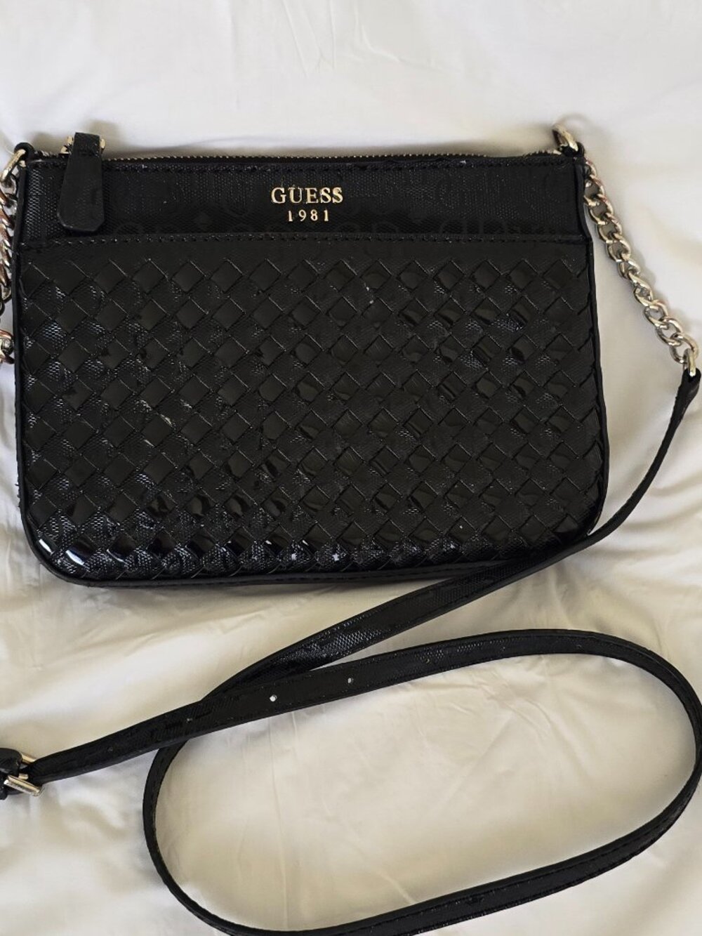✨ GUESS Black Woven Glossy Patent Crossbody Chain Bag ✨